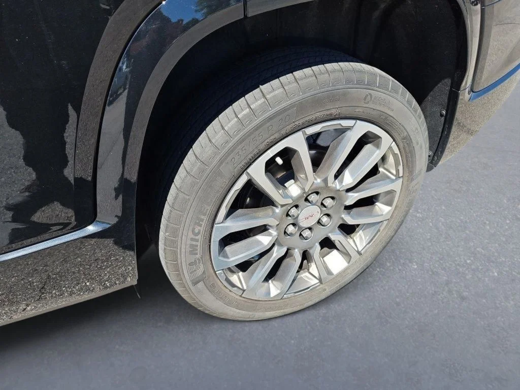 Used 2023 Black GMC Denali image 7
