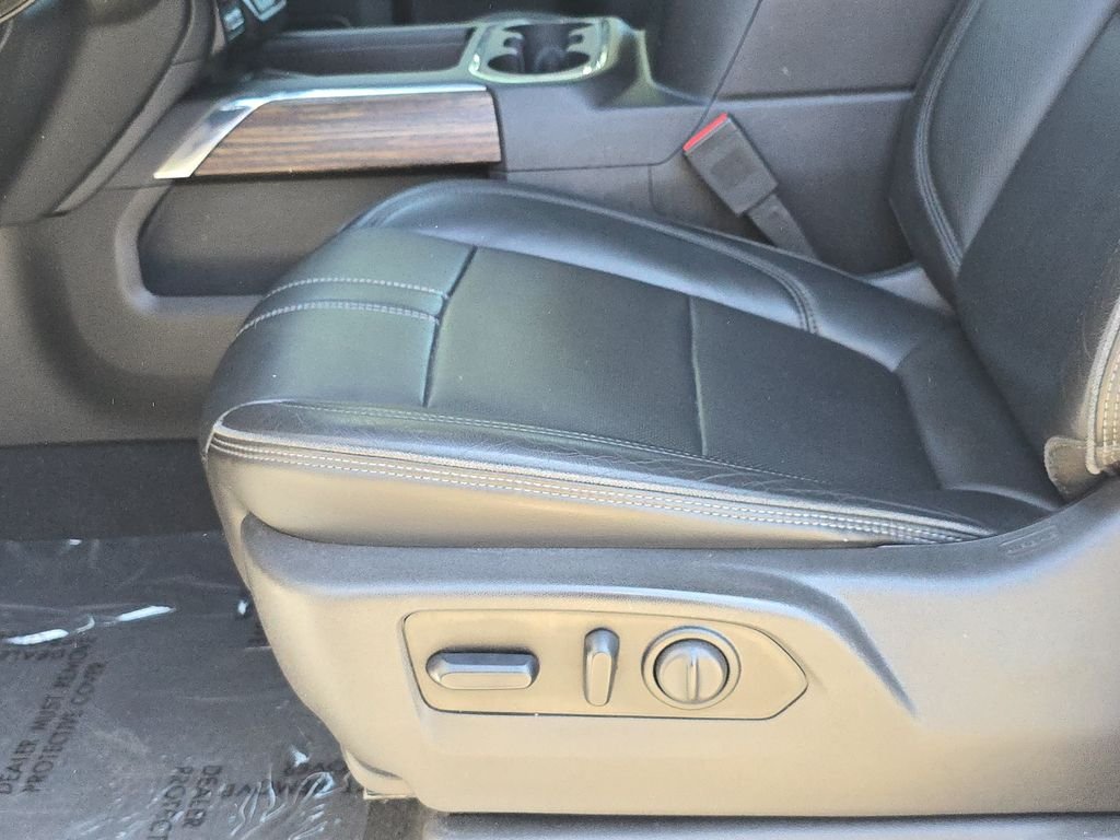 Used 2019 Beige Chevrolet High Country image 19