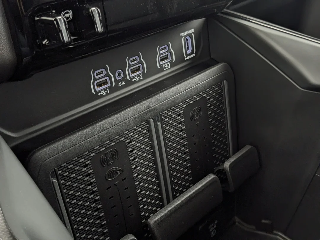 New 2026 Black RAM Rebel - - Level 2 Equip Grp - 14.4 Touchscreen - Harman Kardon Audio - Leather & More! image 20