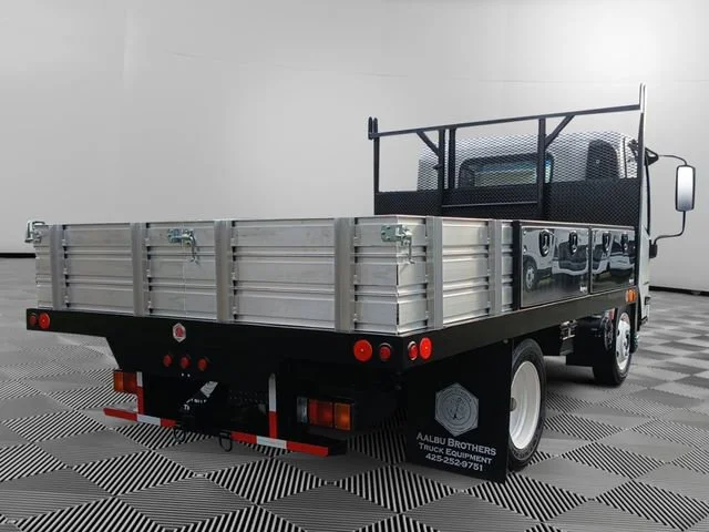 New 2025 Arc White Chevrolet  image 5