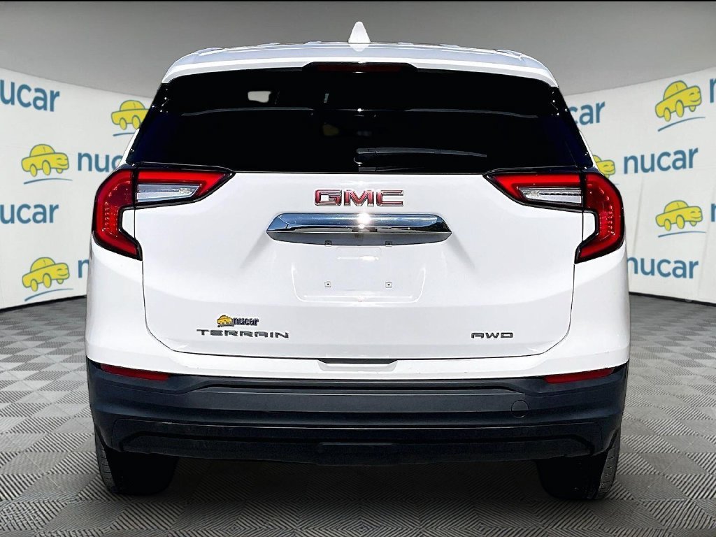 Used 2024 Summit White GMC SLE image 5