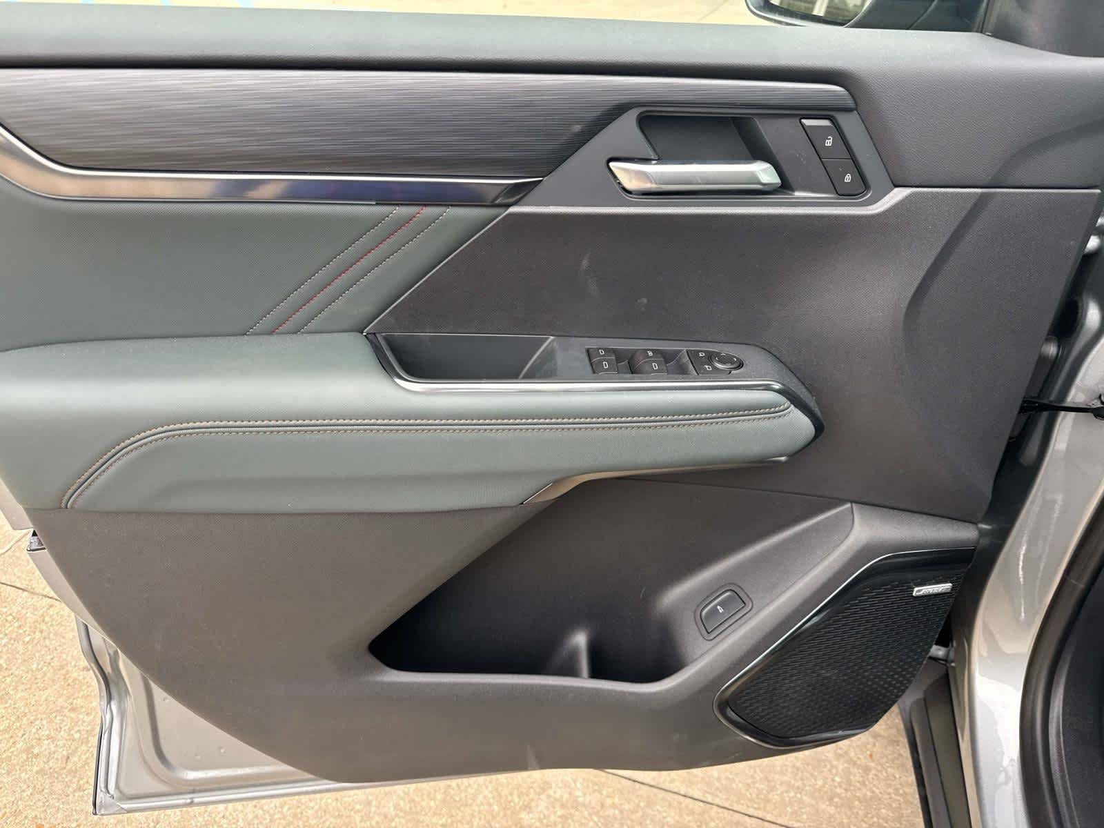 2026 GMC Acadia AT4 - Photo 12