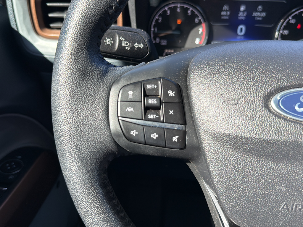 Used 2022 Red Ford Lariat image 11
