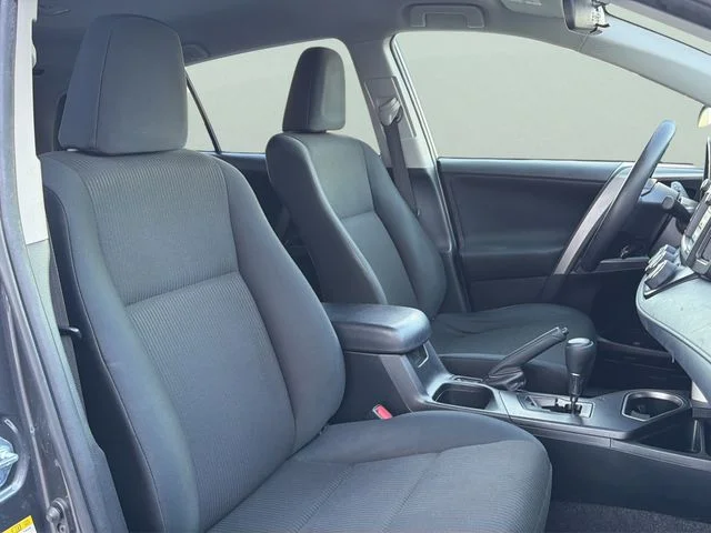 Used 2018 Gray Toyota LE image 21