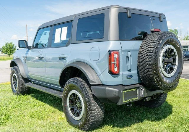 Used 2023 Gray Ford Outer Banks image 8