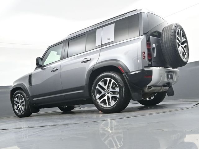 Used 2020  Land Rover SE image 41