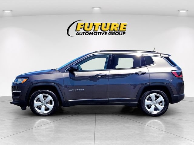 Used 2021 Gray Jeep Latitude image 7