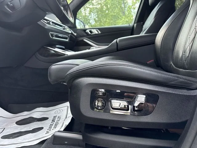 Used 2024 Gray BMW xDrive40i image 12