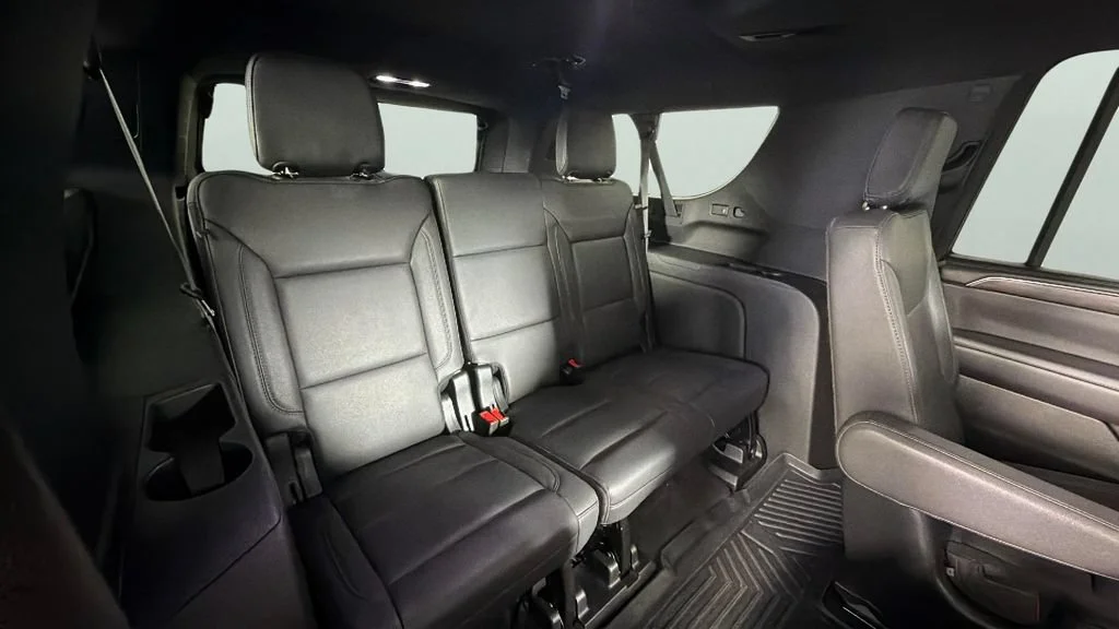 Used 2023 Black Chevrolet Z71 image 31