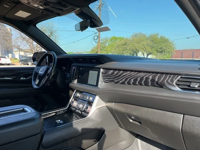 Used 2022 White GMC Denali image 19