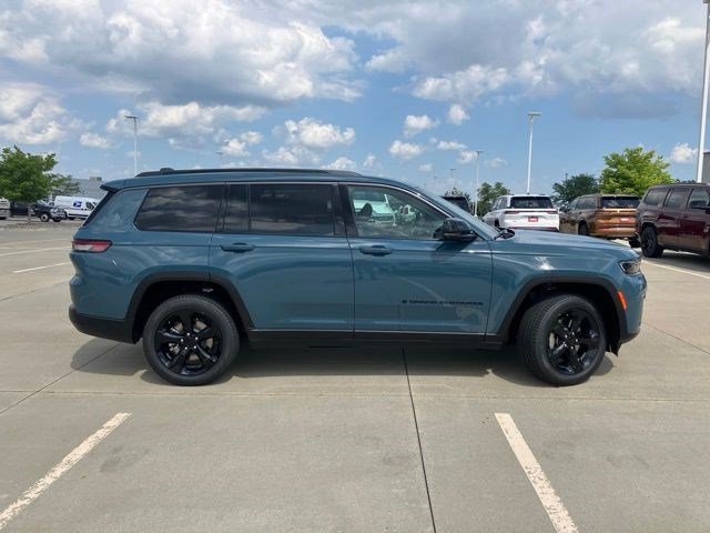 New 2026 Steel Blue Exterior Paint Jeep Limited image 4