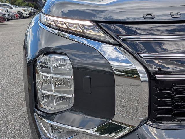 Used 2025 Graphite Gray Mitsubishi SEL image 10