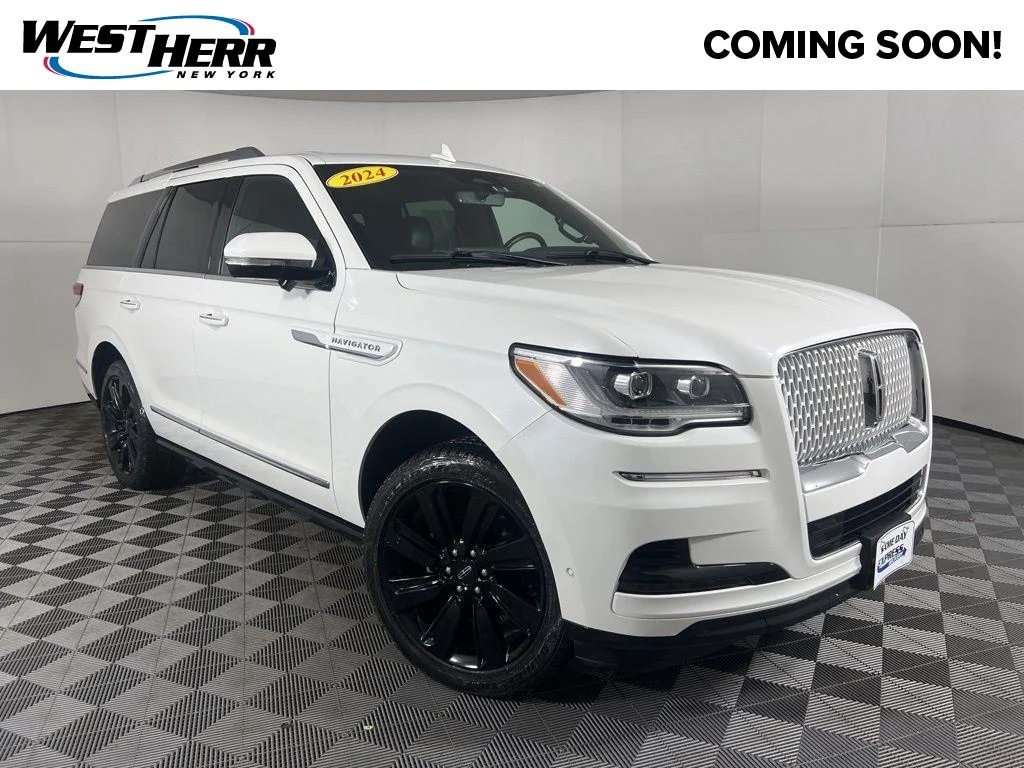 Used 2024 White Metallic Lincoln Reserve image 1