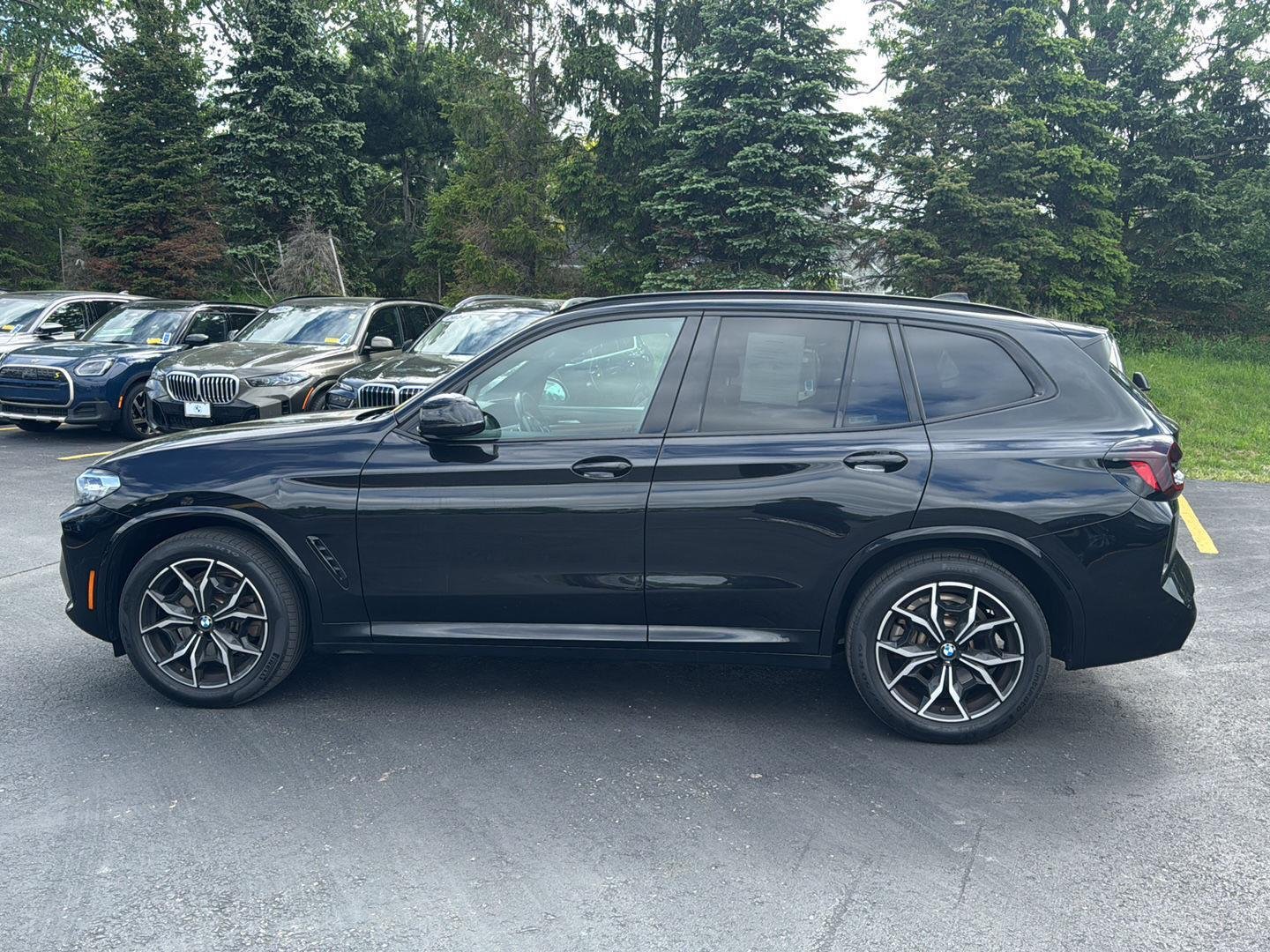 Used 2023 Black Sapphire Metallic BMW xDrive30i image 6