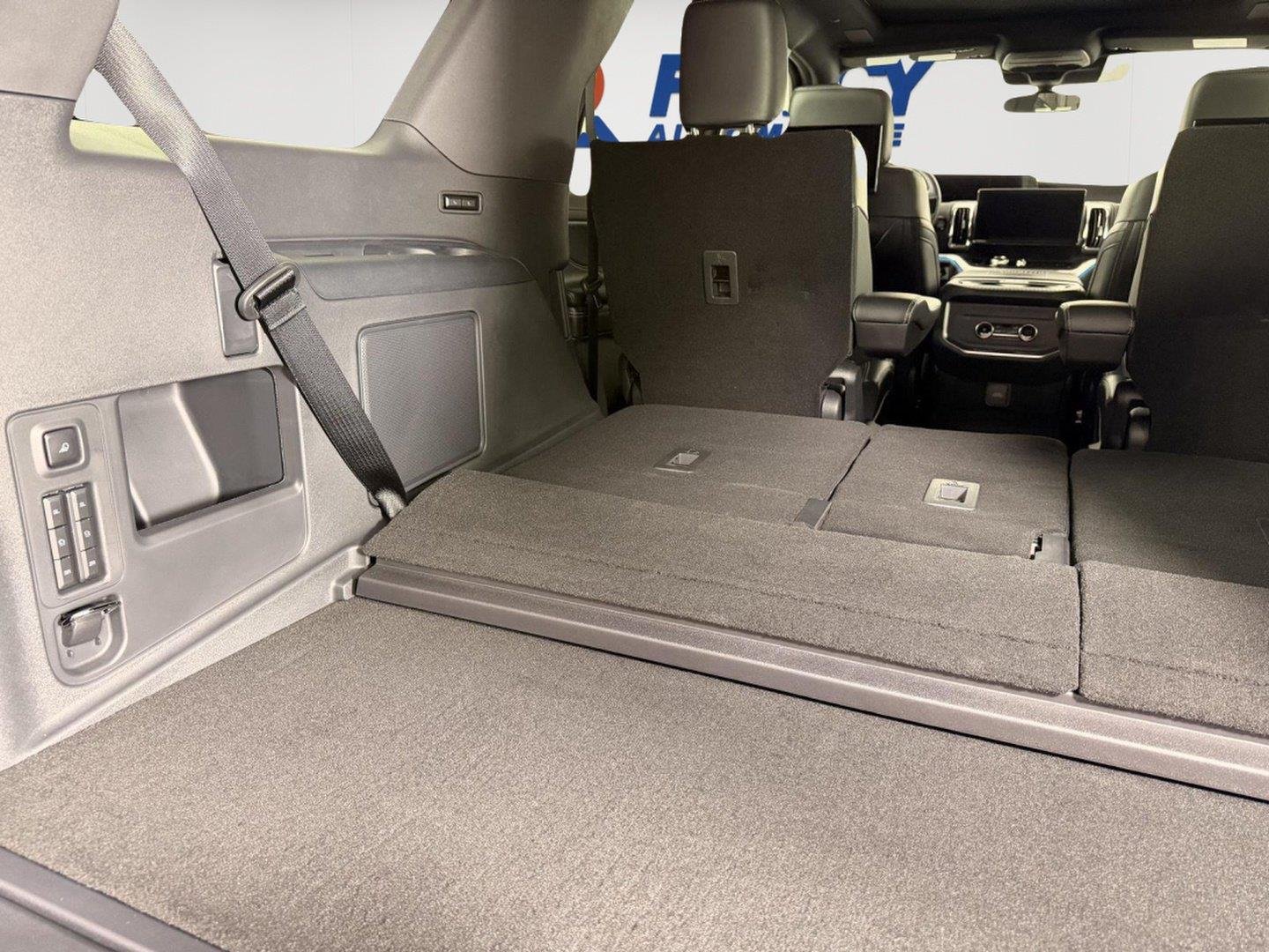 New 2026 Glacier Gray Metallic Tri-Coat Ford Platinum® image 8