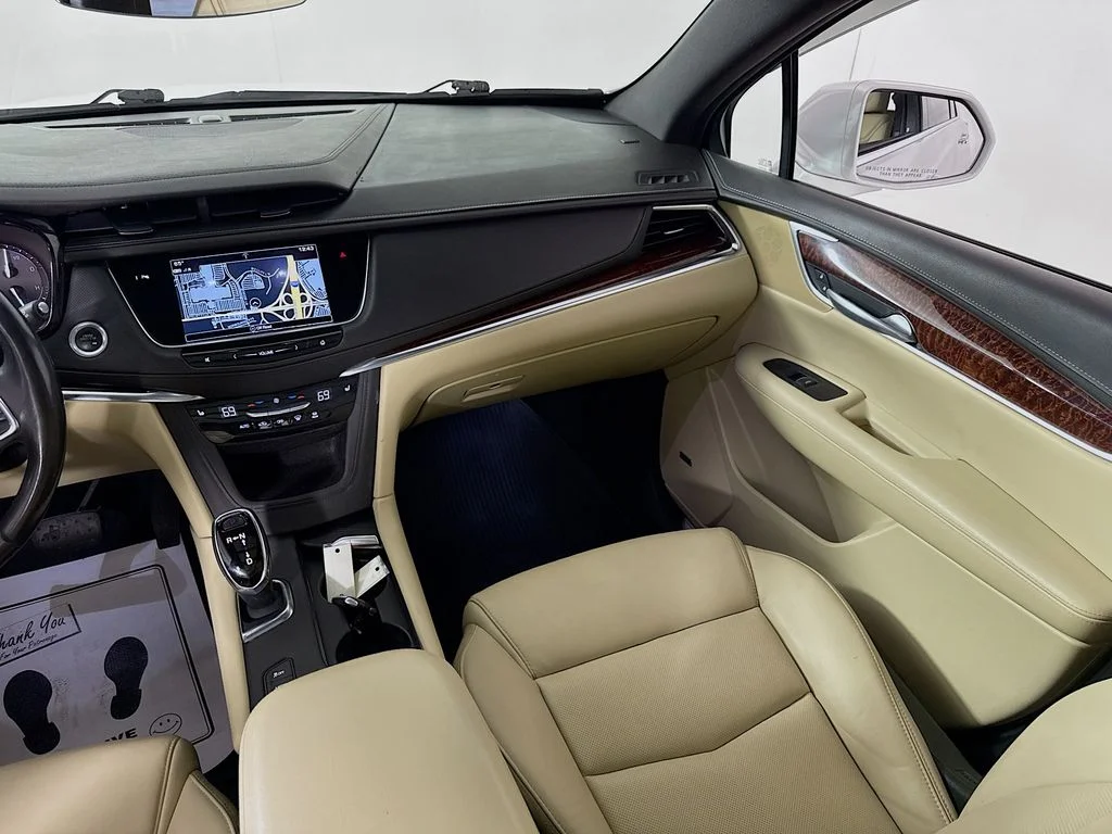 Used 2018 Crystal White Tri-Coat Cadillac Luxury AWD image 26