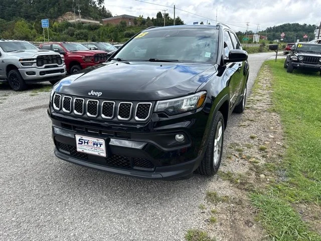 Used 2023 Black Jeep Latitude image 7