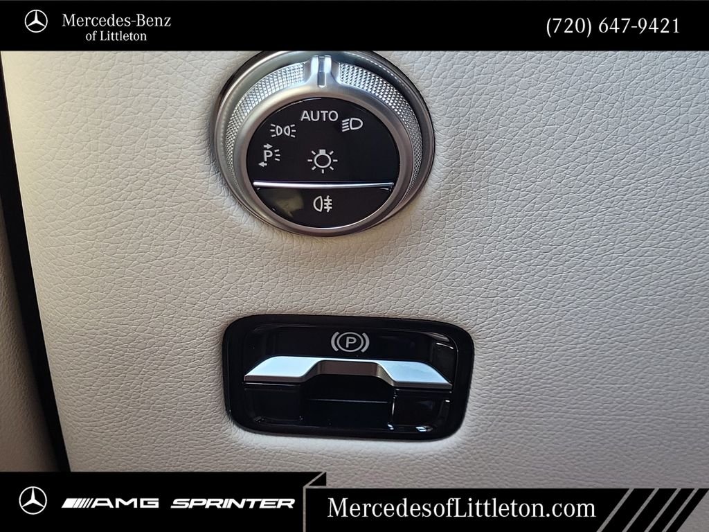 New 2026 Polar White Mercedes-Benz GLC 300 image 21