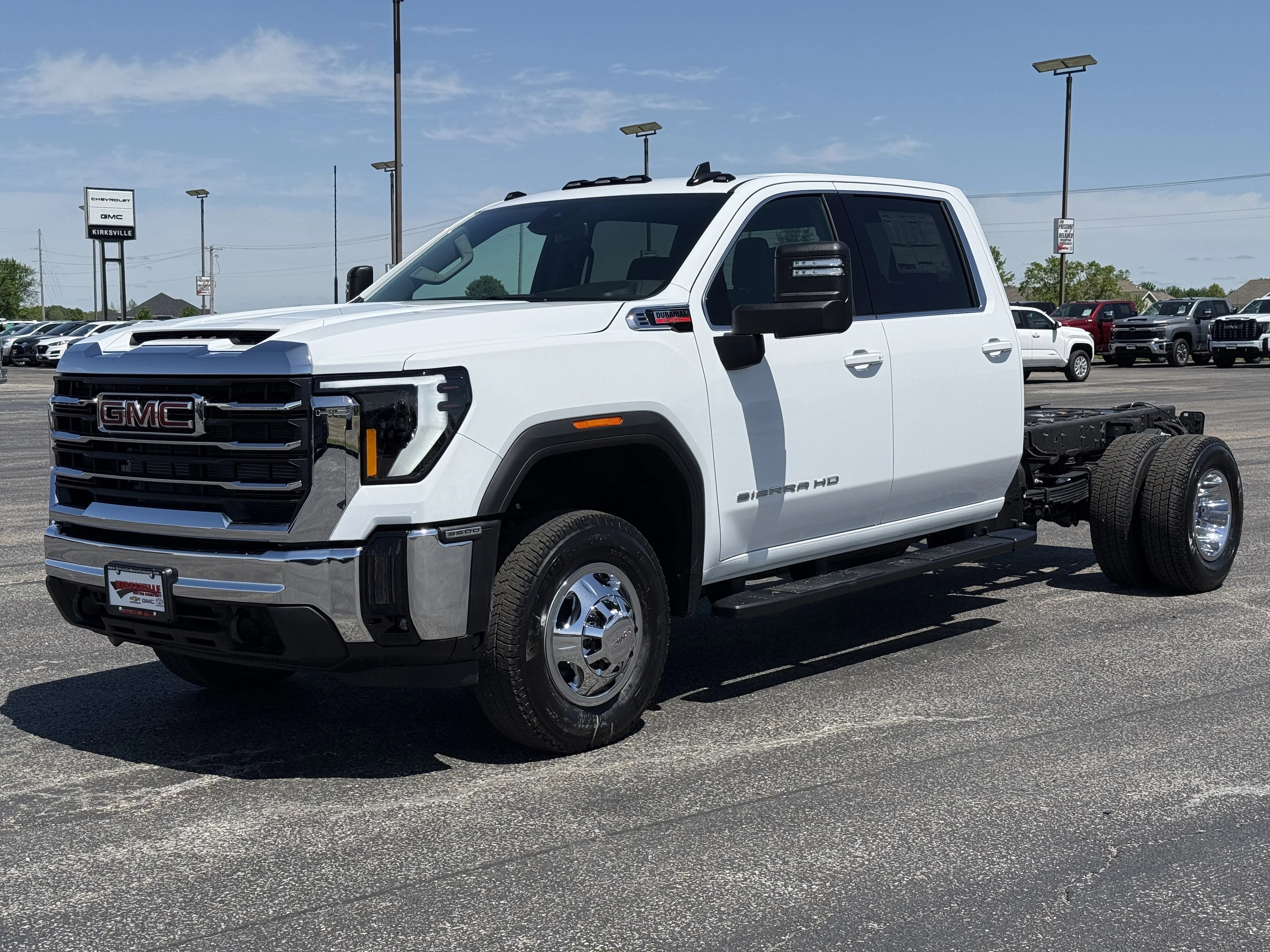 2026 GMC Sierra 3500 Chassis Cab SLE - Photo 9