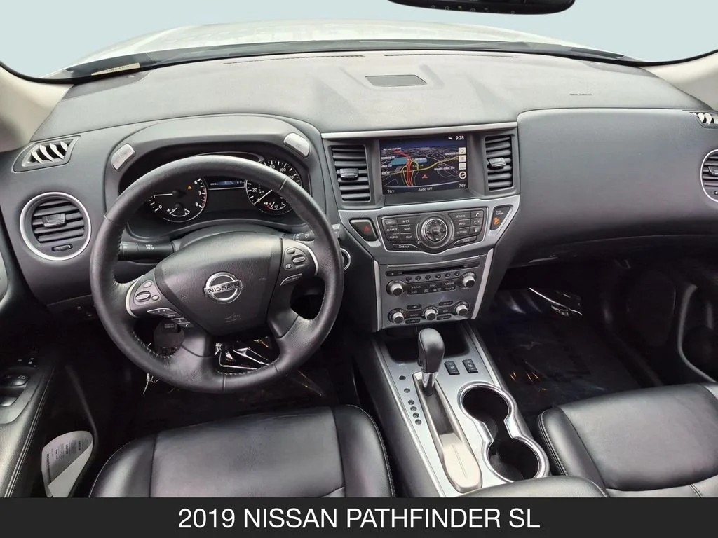 Used 2019 Silver Nissan SL image 13
