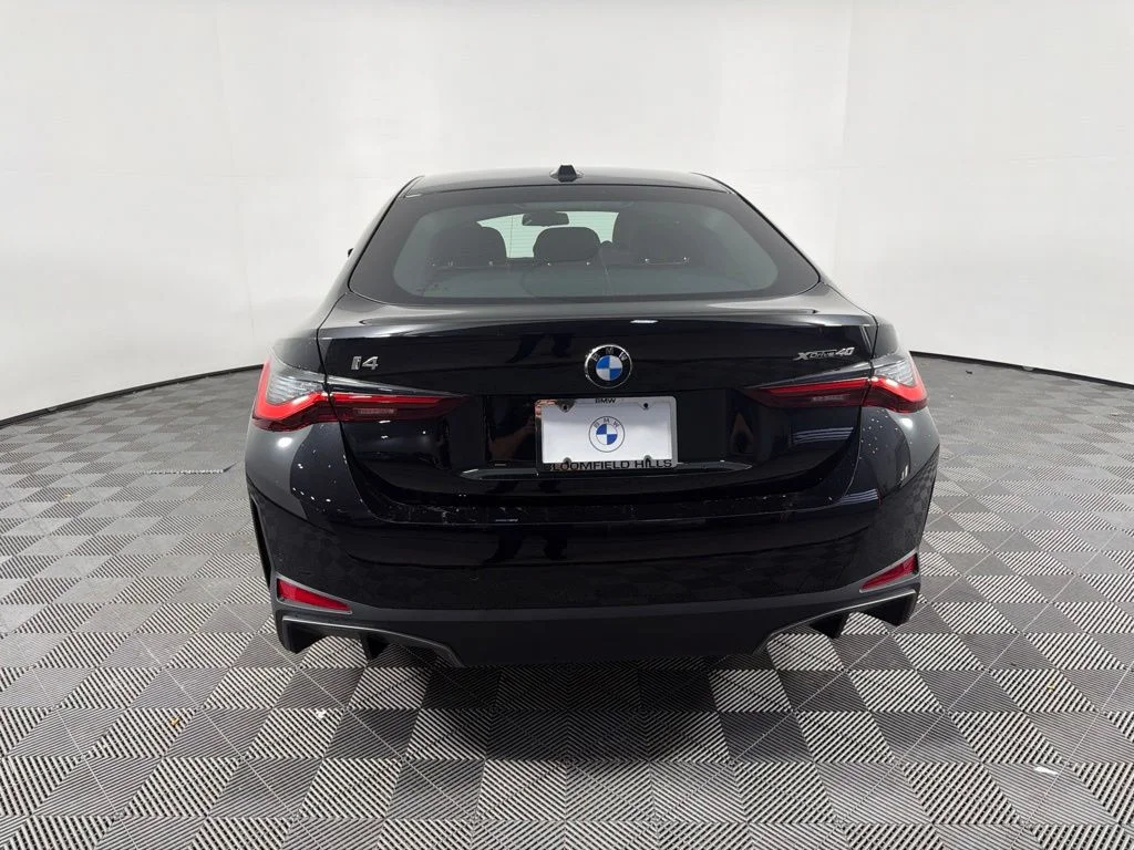 Used 2026 Black Sapphire Metallic BMW xDrive40 image 6