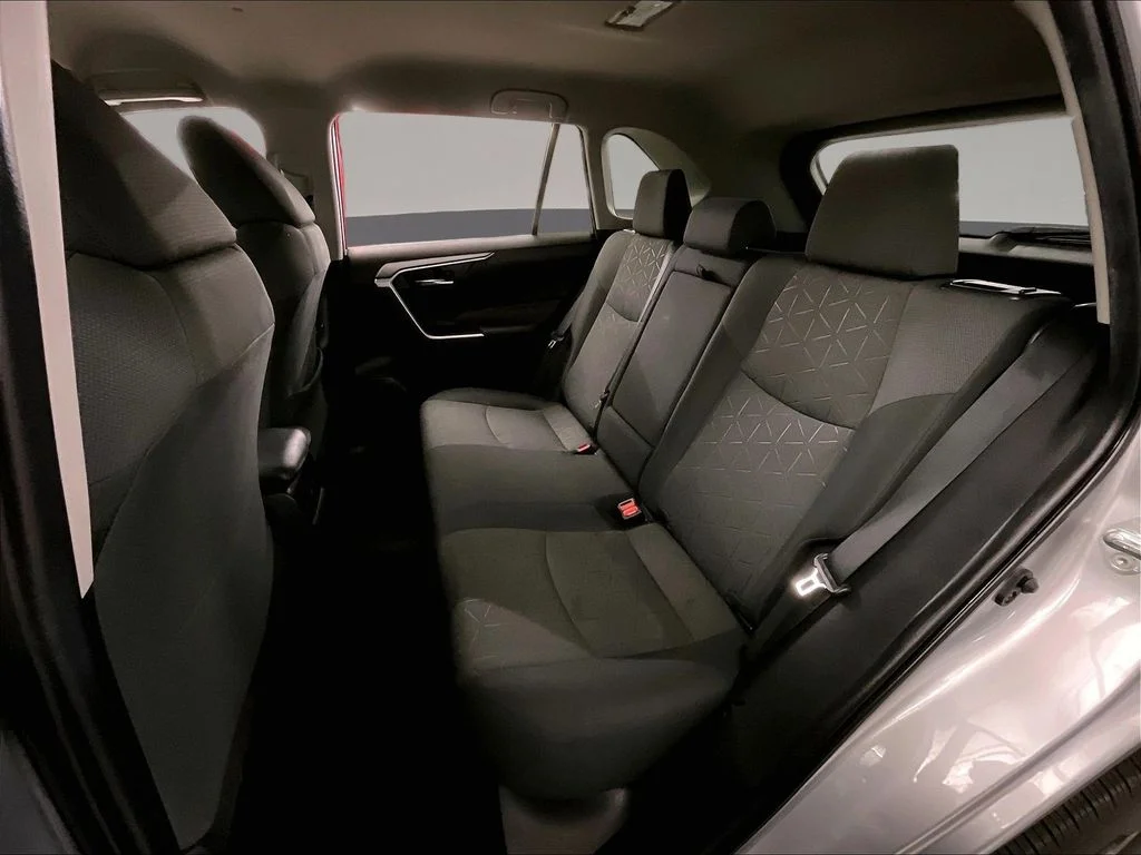 Used 2020 Silver Toyota XLE image 30
