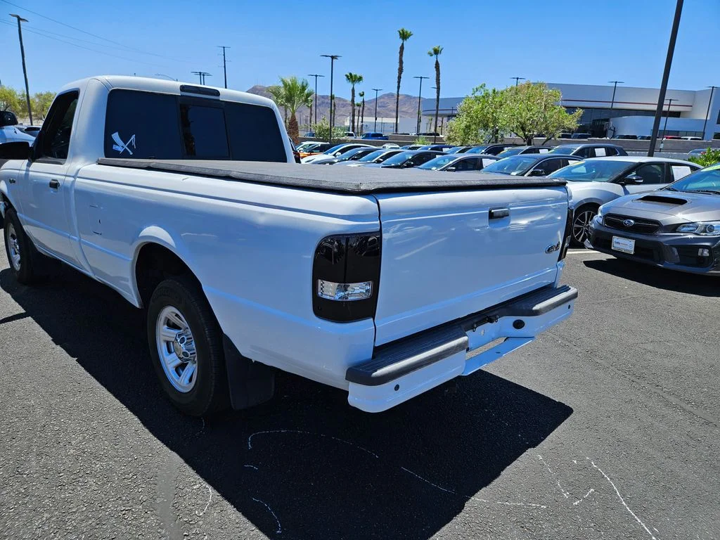 Used 2000 White Ford XL image 7