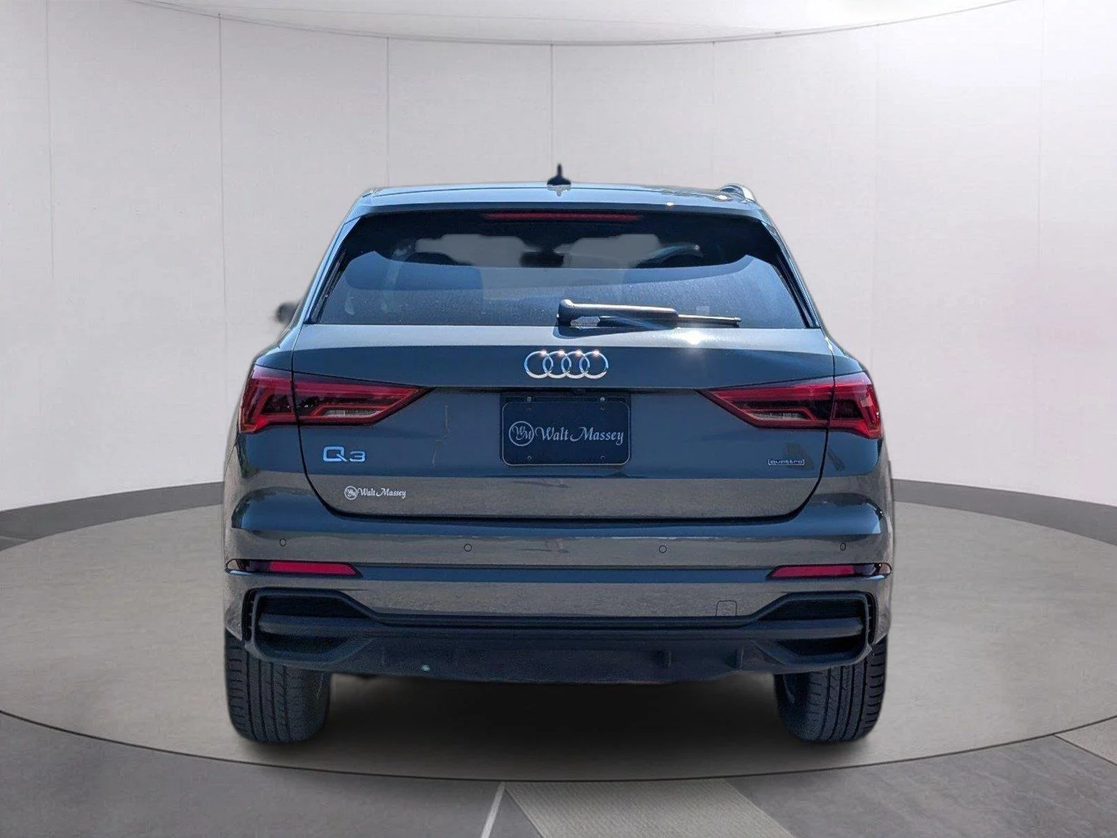 Used 2025  Audi S line Premium image 4