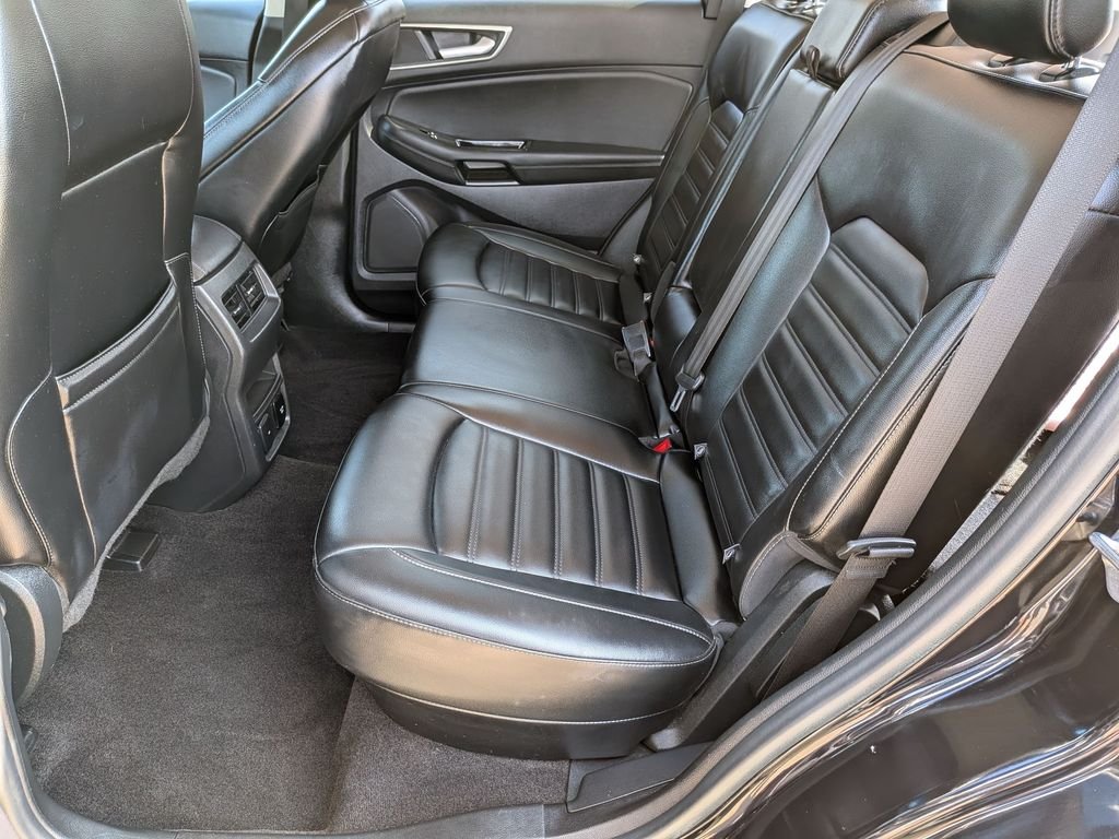 Used 2020 Black Ford SEL image 28