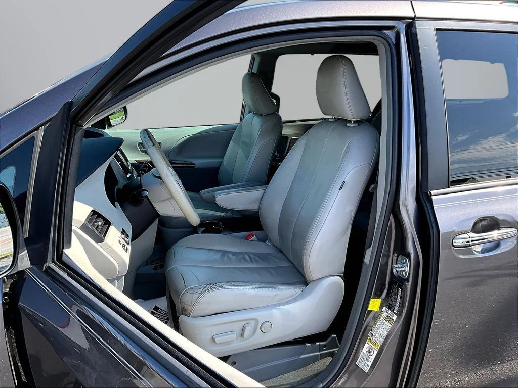 Used 2012 Gray Toyota XLE image 21