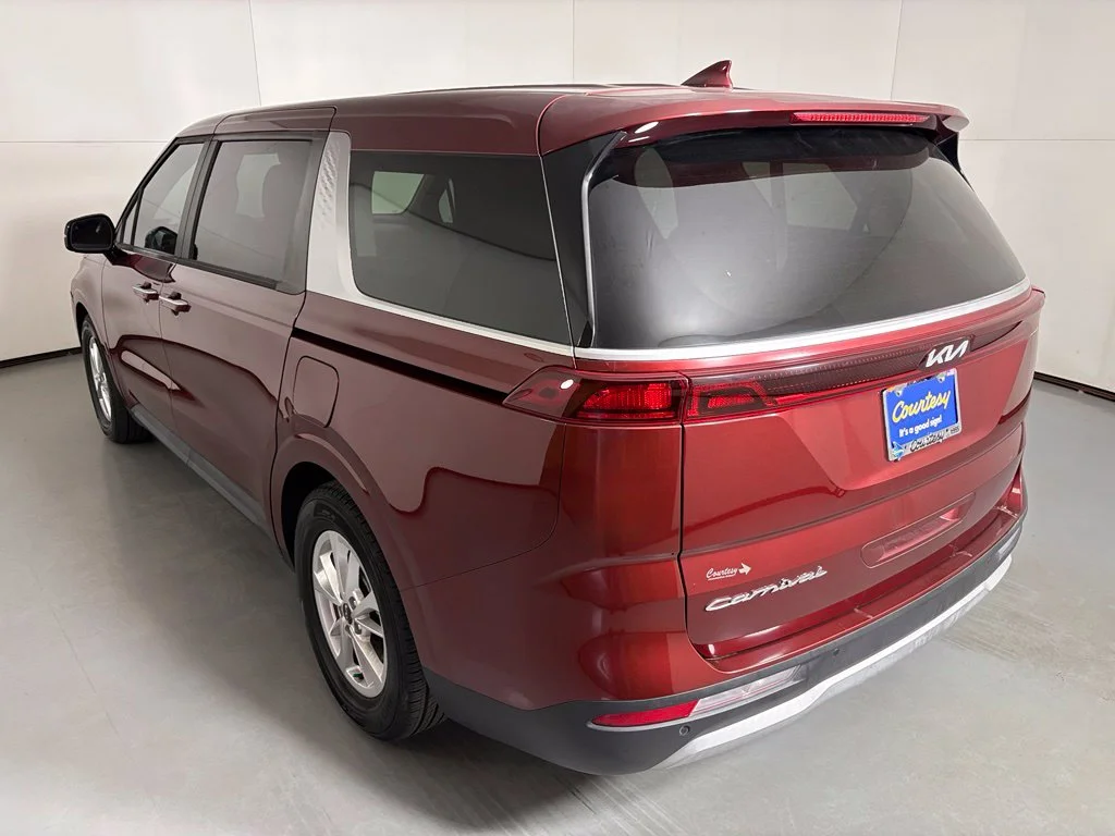 Used 2022 Red Kia LXS image 6