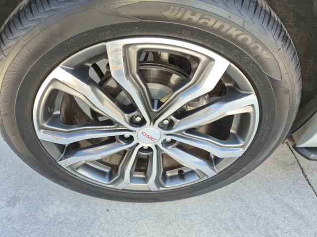 Used 2018 Silver GMC Denali image 12