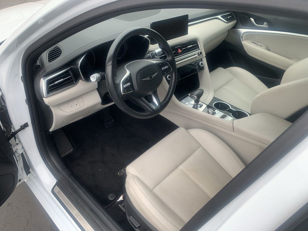 Used 2025 White Genesis 2.5T image 10