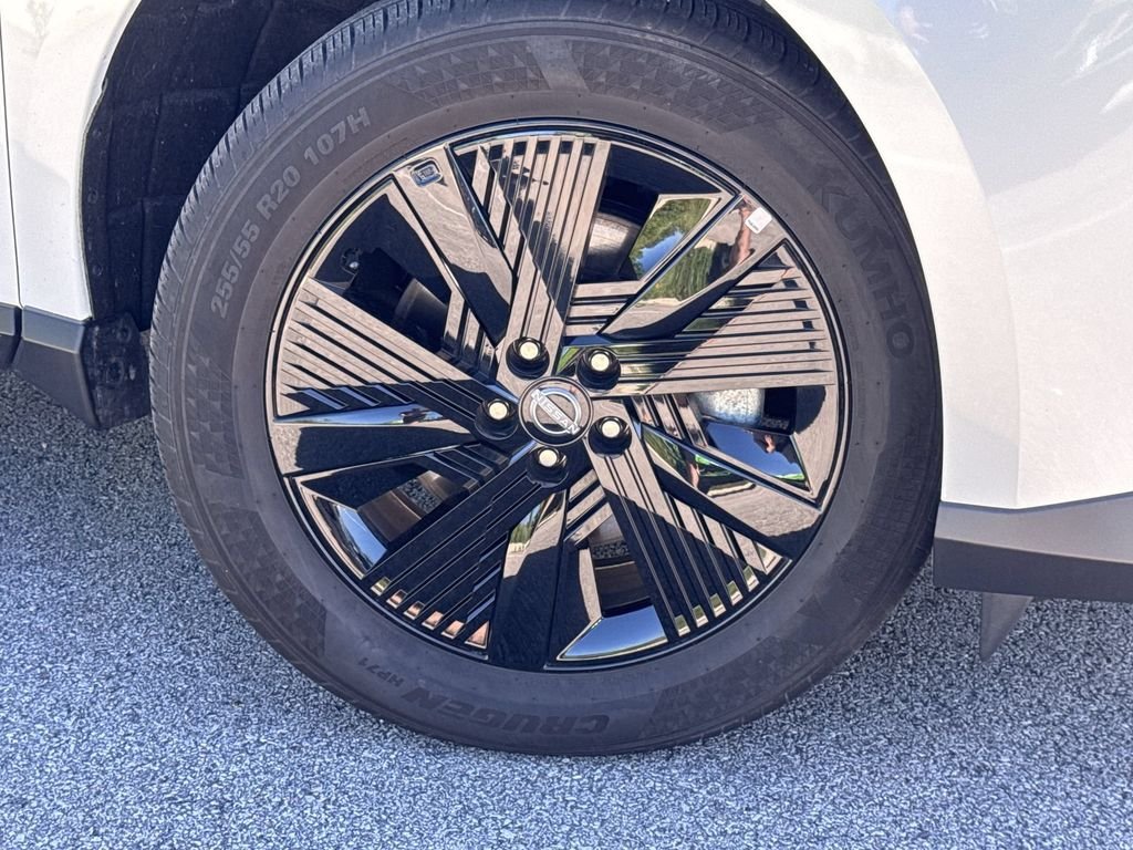 Used 2025 White Nissan SV image 19