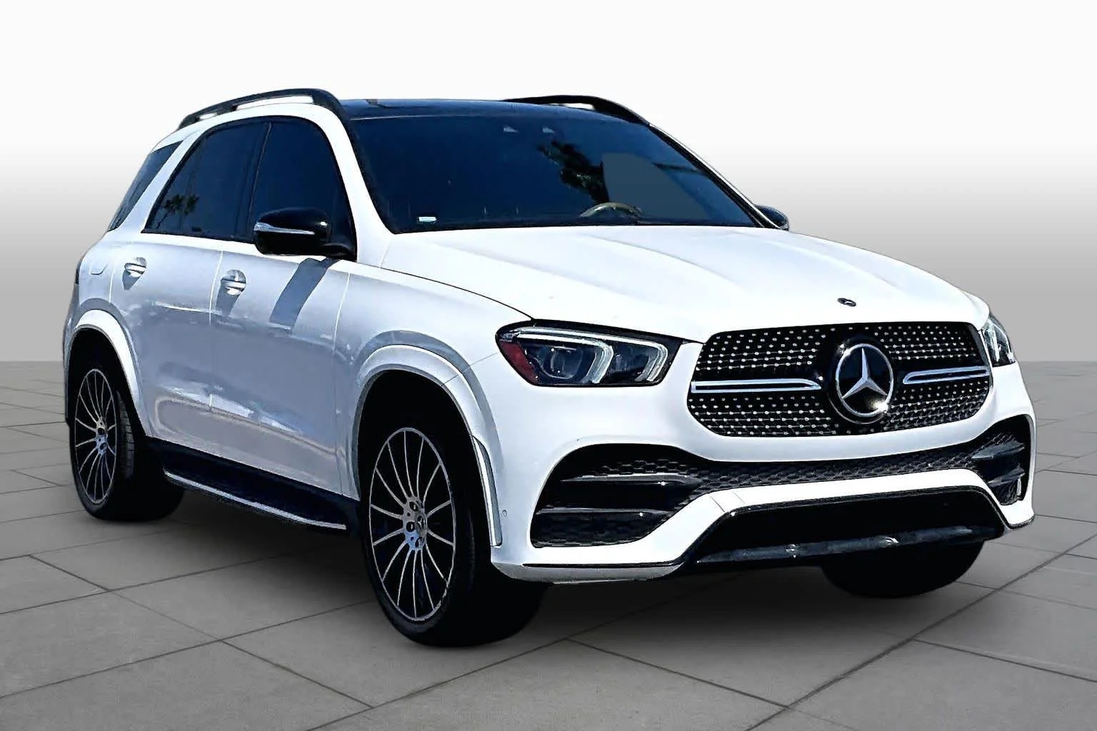 Used 2021 Polar White Mercedes-Benz GLE 450 image 2