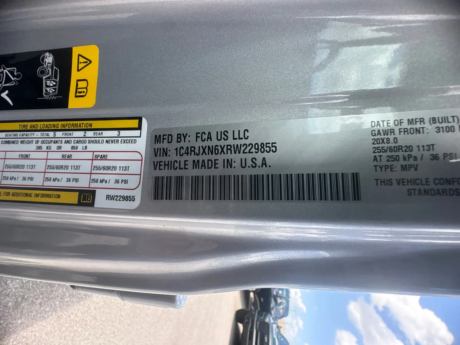 Used 2024 Silver Zynith Clearcoat Jeep Sport S image 31