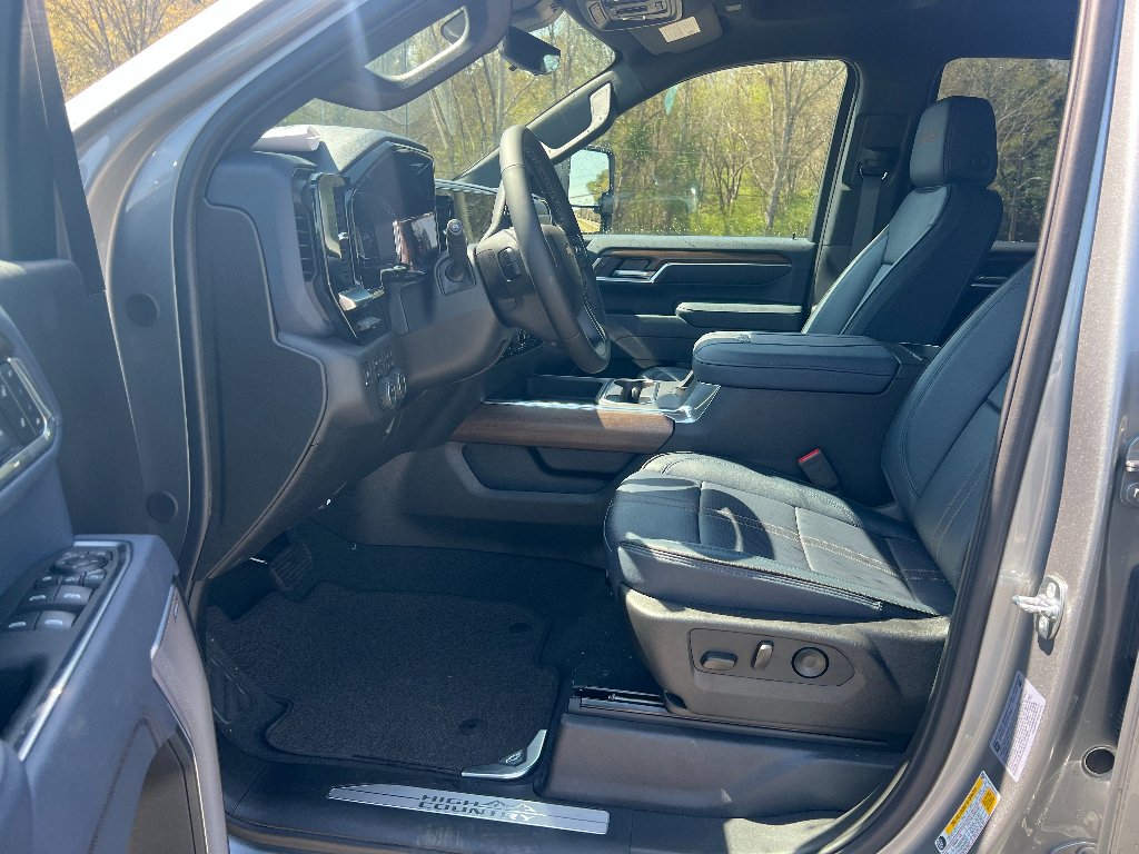 2025 Chevrolet Silverado 2500 HD High Country - Photo 18