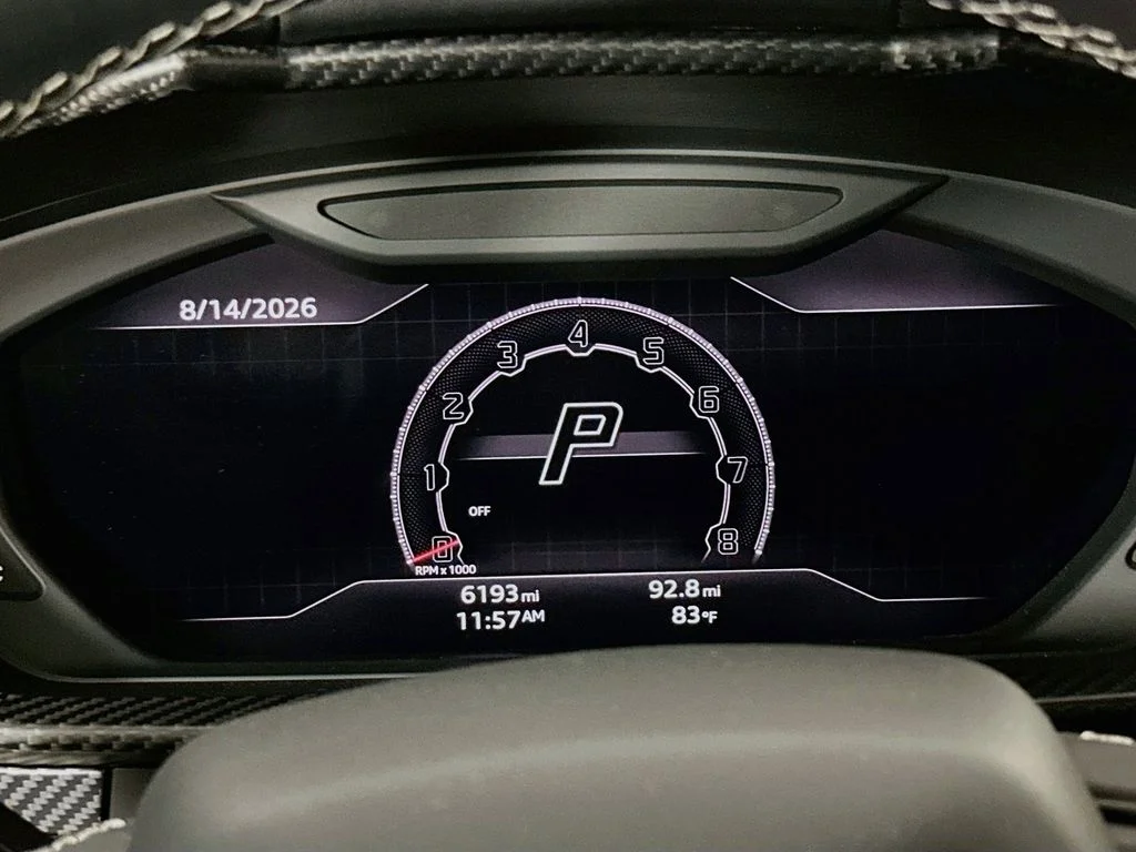 Used 2024 White Lamborghini Performante image 12