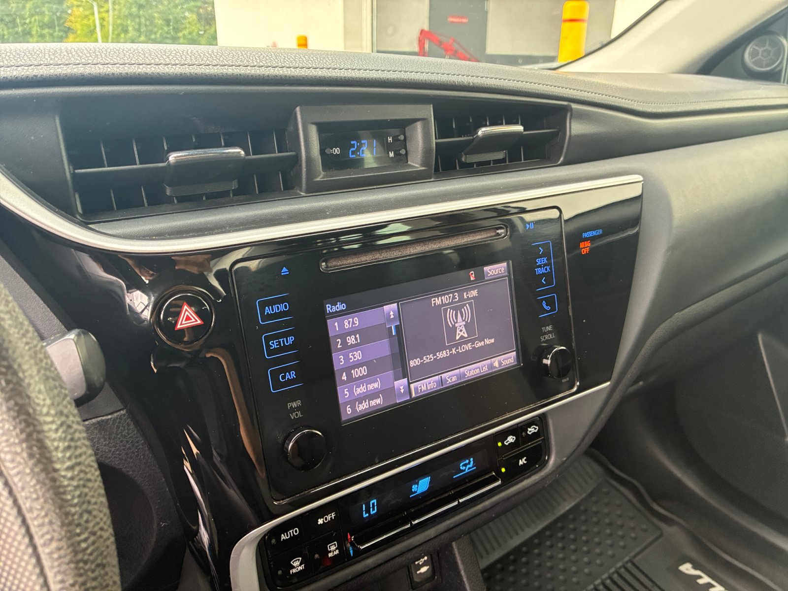 Used 2018 Classic Silver Metallic Toyota LE image 18
