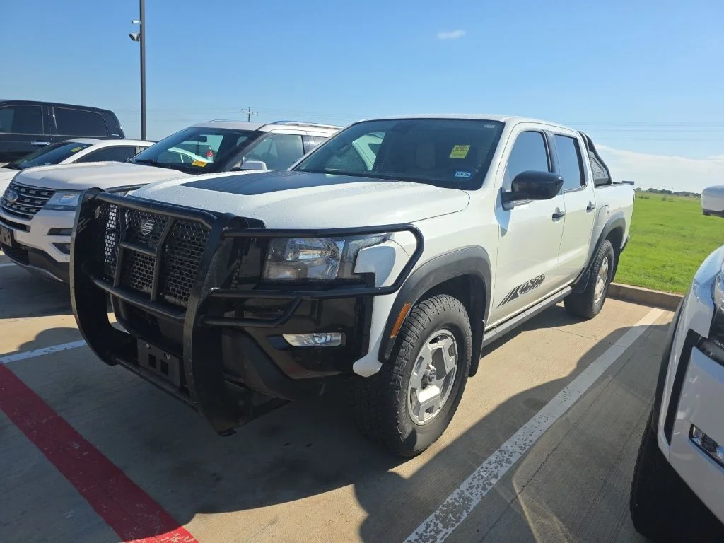2024 Nissan Frontier SV Crew Cab 4X4 SWB's photo
