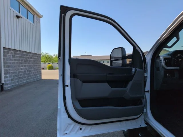 New 2026 Oxford White Ford XL image 10