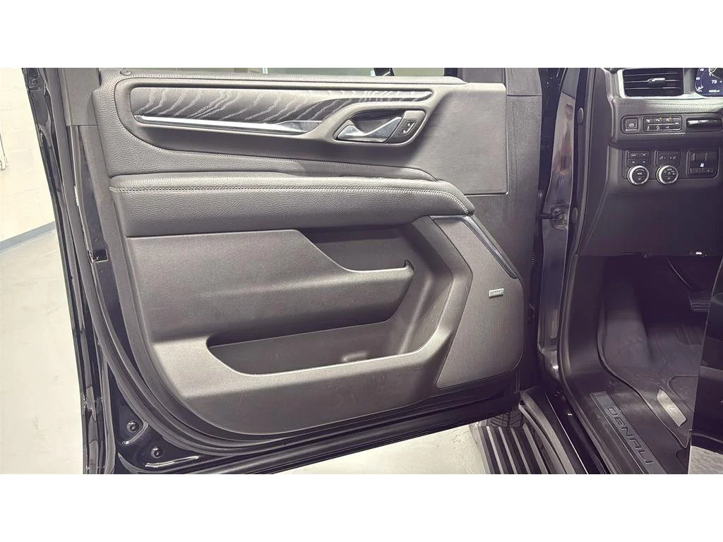 Used 2023 Onyx Black GMC Denali image 16