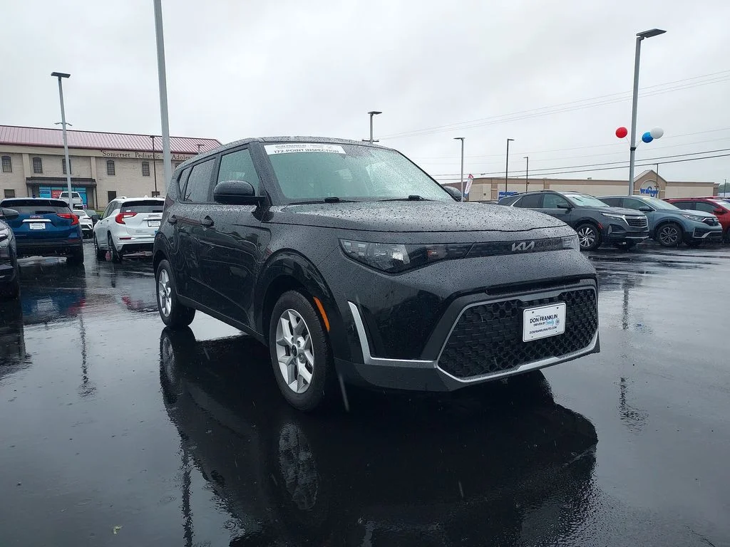 Used 2025 Black Kia LX image 2