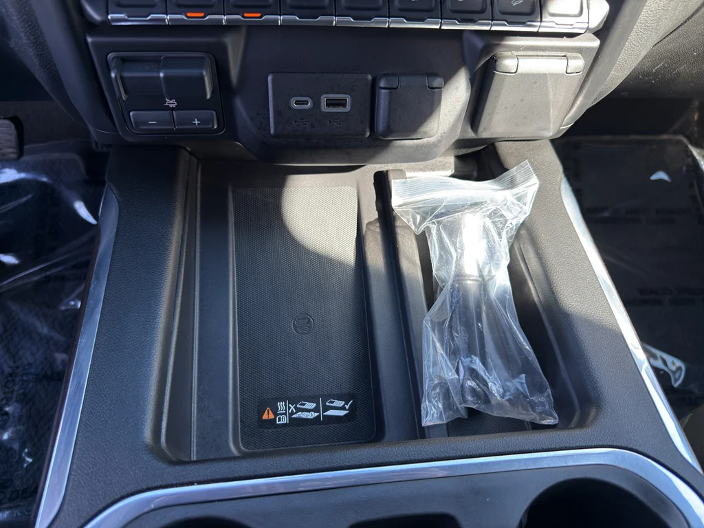 Used 2021 Onyx Black GMC Denali image 28