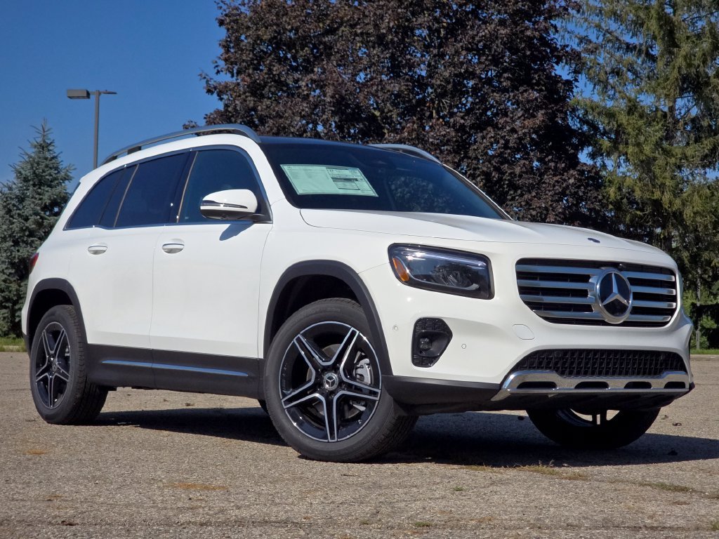 New 2026 Polar White Mercedes-Benz GLB 250 image 38