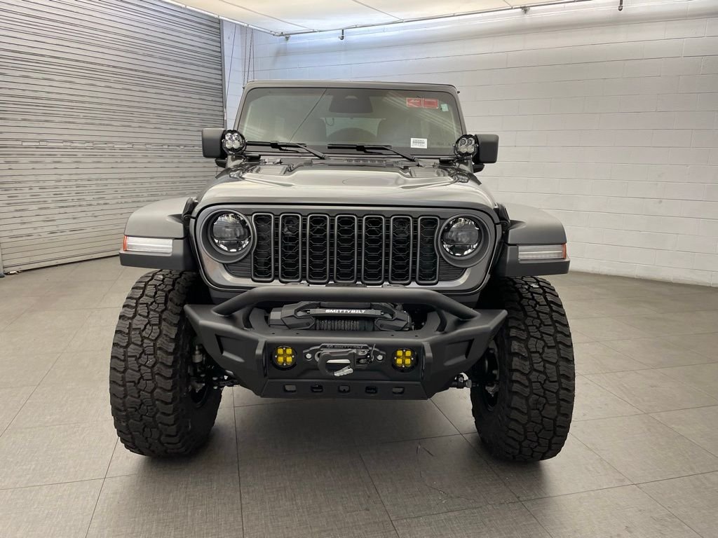New 2026 Granite Crystal Metallic Clear-Coat Exterior Paint Jeep Rubicon image 9