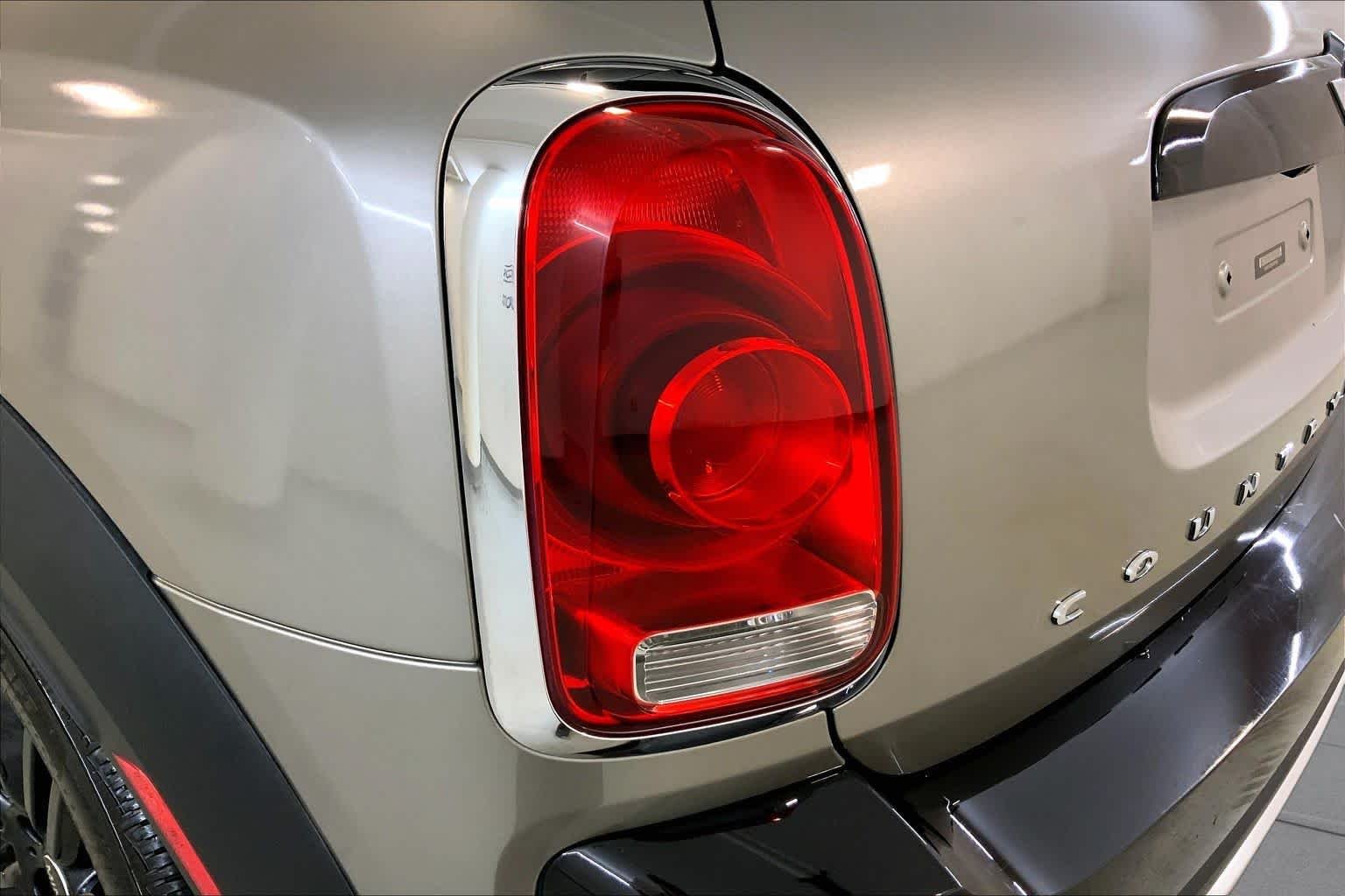 Used 2017 Melting Silver Metallic MINI Cooper S image 28