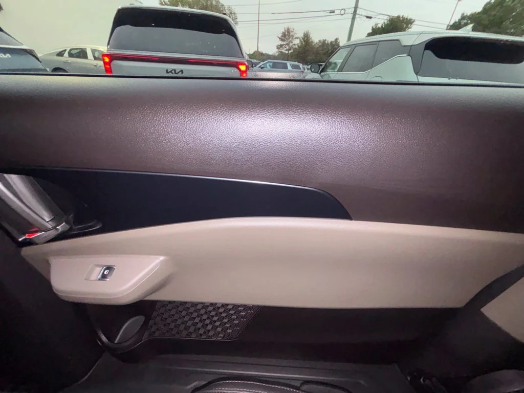 Certified Used 2026 White Kia LXS image 22
