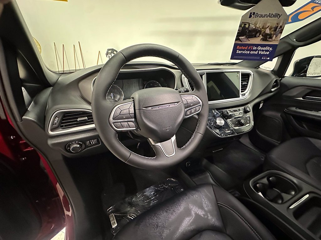 Used 2027 Red Chrysler Wheelchair Accessible-LX image 24