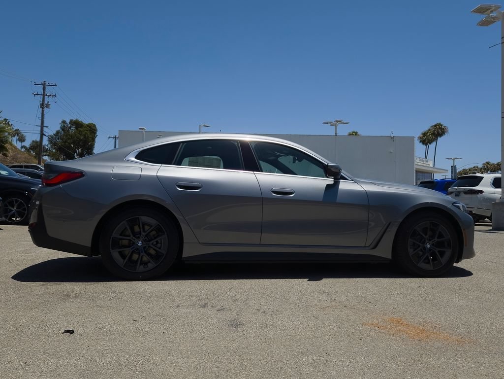 New 2026 Skyscraper Grey Metallic BMW eDrive40 image 4